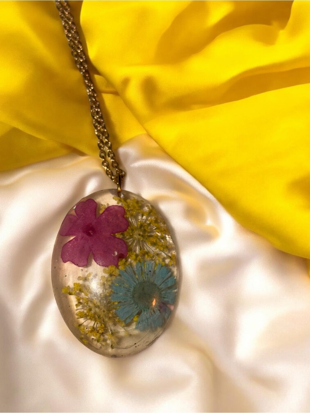 Handmade Pressed Flower Resin Oval Pendant Necklace - Picture 6 of 7